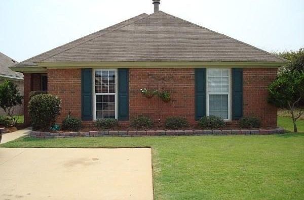 1st image of 525 Moorfield Ln