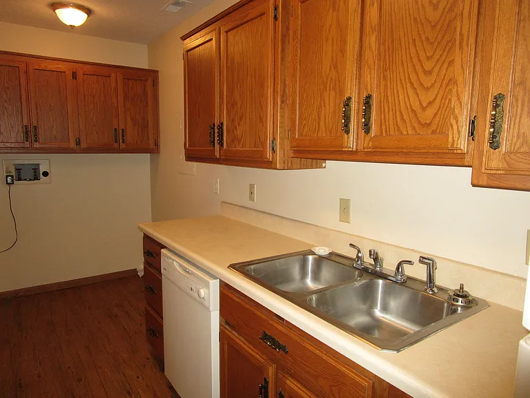 705 W Main St — Photo 6