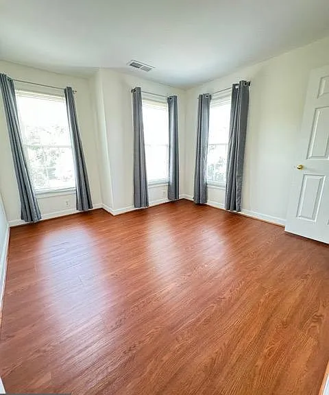 1811 Fallbrook Ln — Photo 13