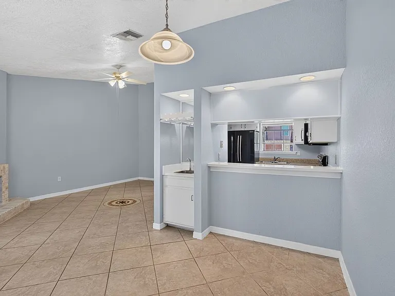 659 Montego Bay Ct — Photo 4