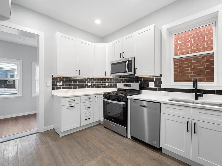 1518 W Melrose St #2 — Photo 12