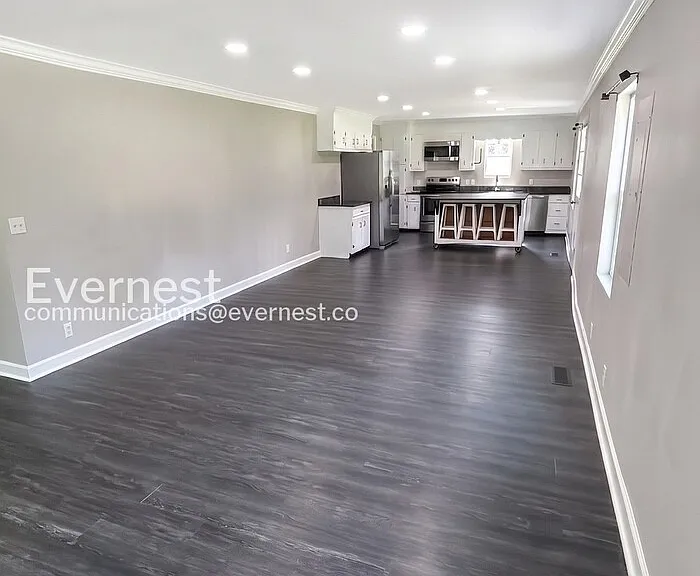 736 Hancock Rd — Photo 6
