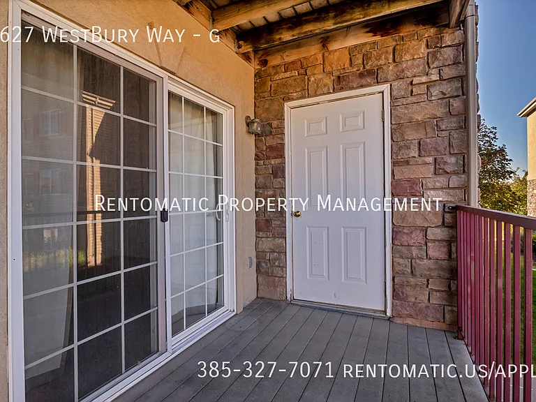 1627 Westbury Way #G — Photo 11