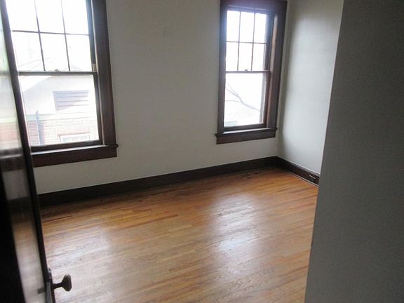 5th image of 729 Morgan St APT 6
