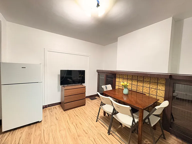 1045 Flemington St — Photo 27
