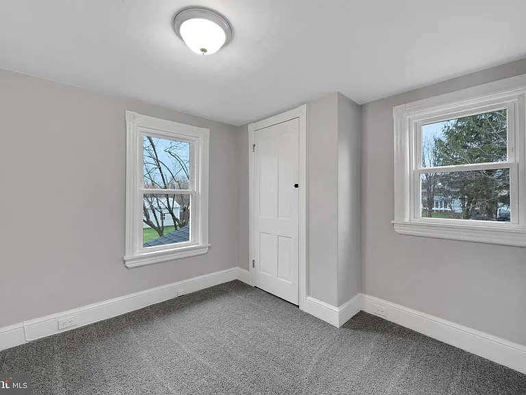 19 McClellan Ave — Photo 17