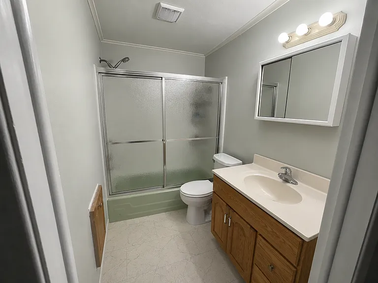 445 Highland Ave — Photo 7