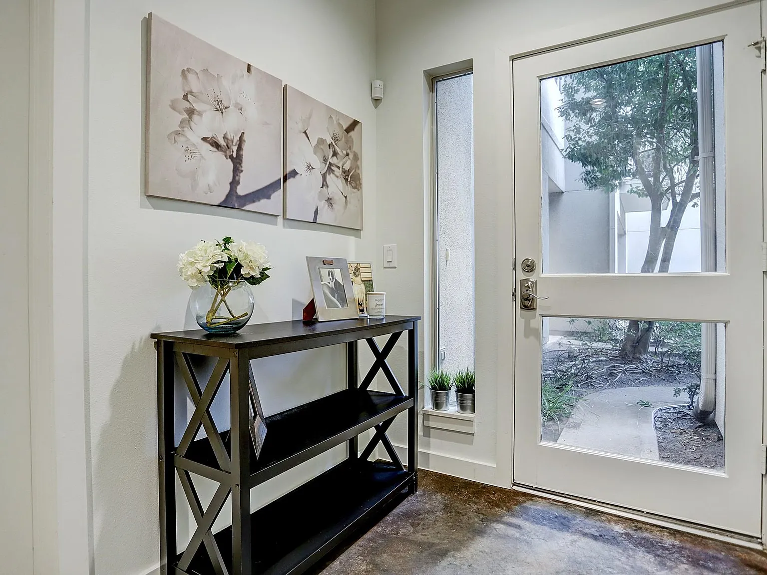 3 bed, 3.5 bath, 2167 sqft, $2,700 — Photo 4