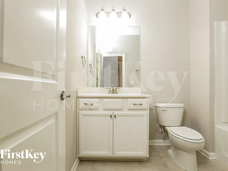 4895 Frontier Dr — Photo 12