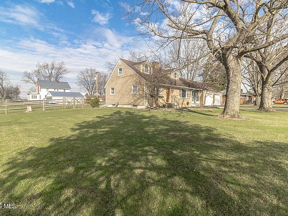 3rd image of 1626 Dier Rd