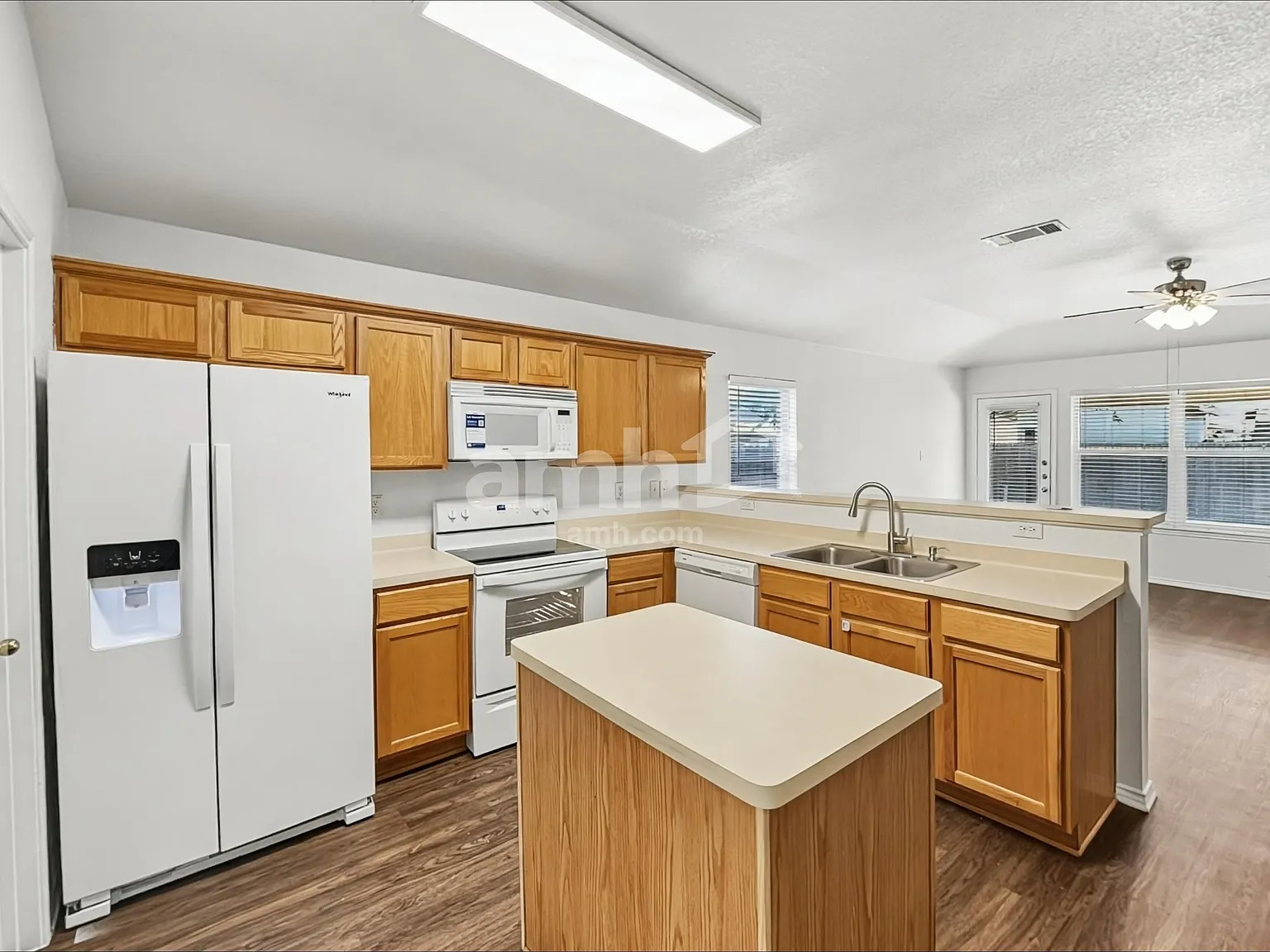 4 bed, 2.0 bath, 1872 sqft, $1,755 — Photo 3