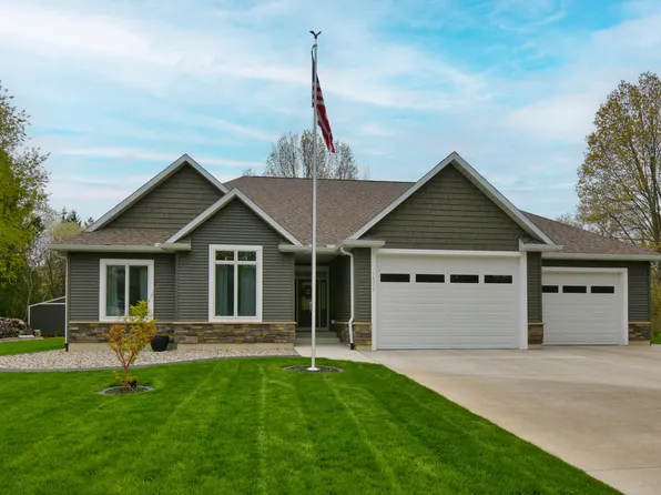 14312 Evergreen Dr, New Buffalo, MI 49117