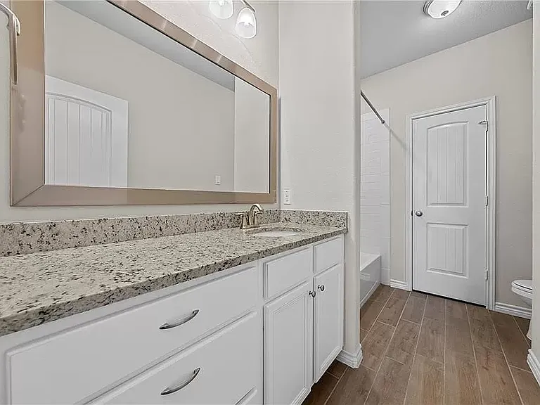 605 Lister Dr — Photo 14