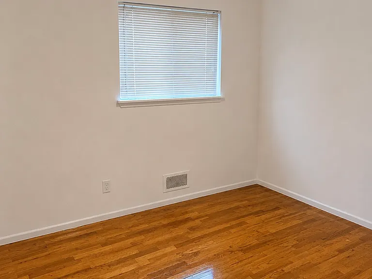 825 W Thomas L Pkwy #4 — Photo 6