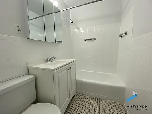 Rented by FirstService Realty (legacy) | media 10