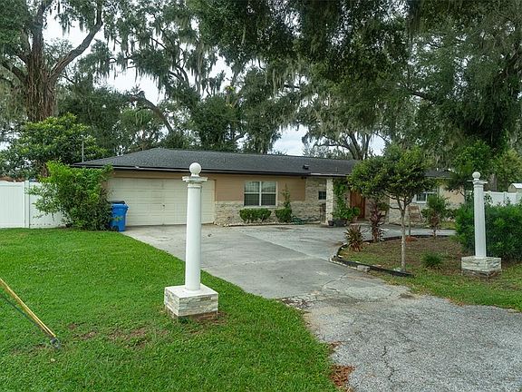 3rd image of 702 COULTER PLACE