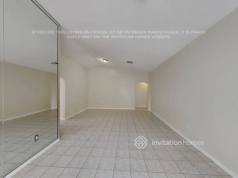 957 NW 128th Pl — Photo 4