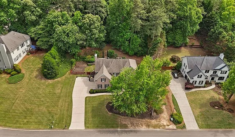 1235 Longpointe Pass — Photo 85