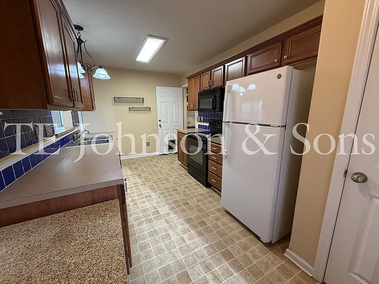 108 Greenway St — Photo 15