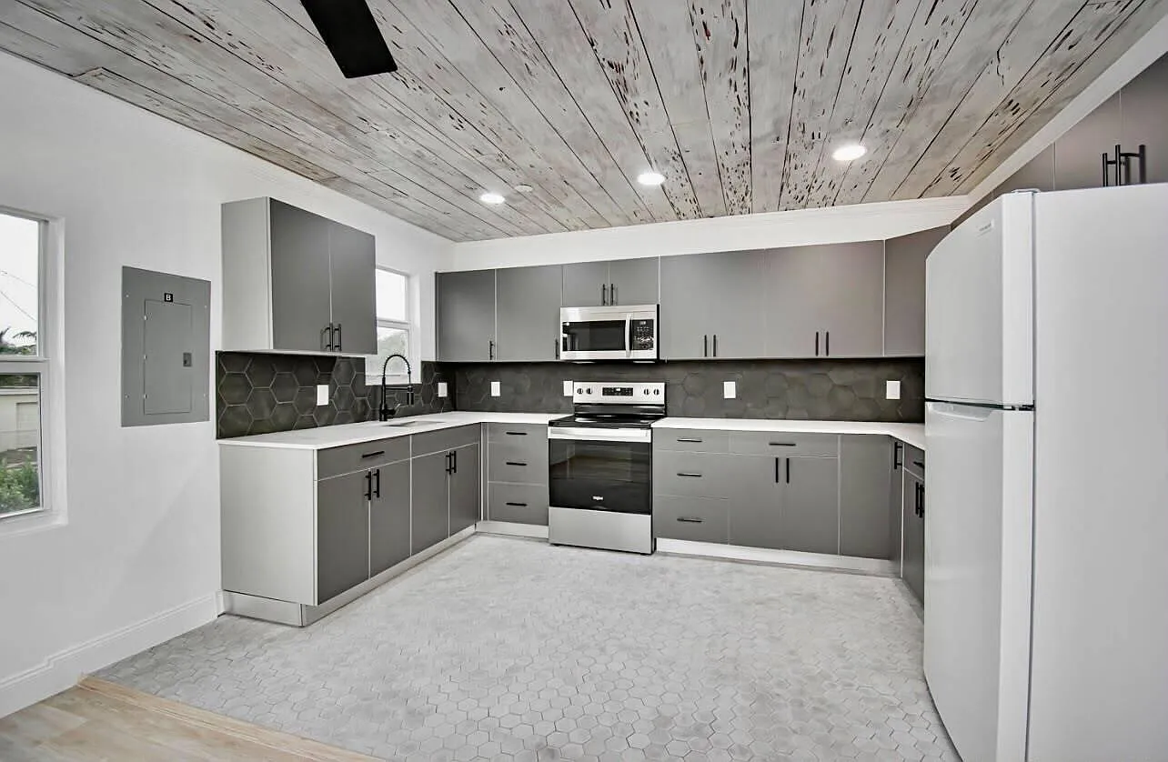 Studio, 1.0 bath, 584 sqft, $1,950 — Photo 1
