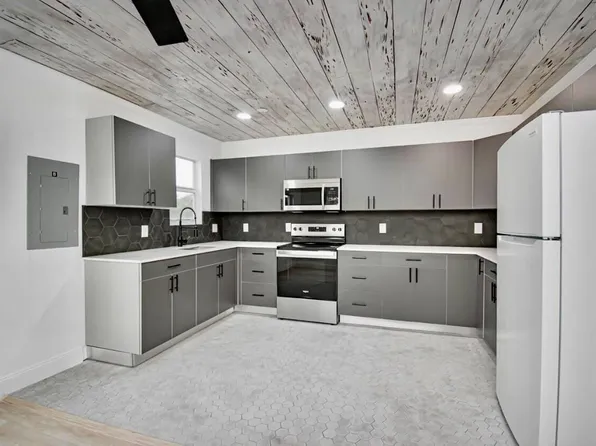 318 N East St, Lake Worth, FL 33460
