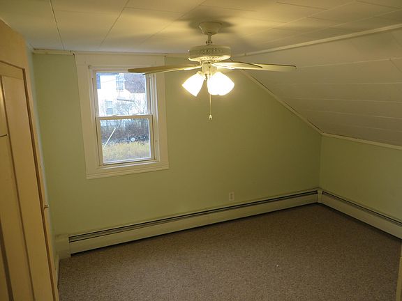 4th image of 31 N Pleasant St