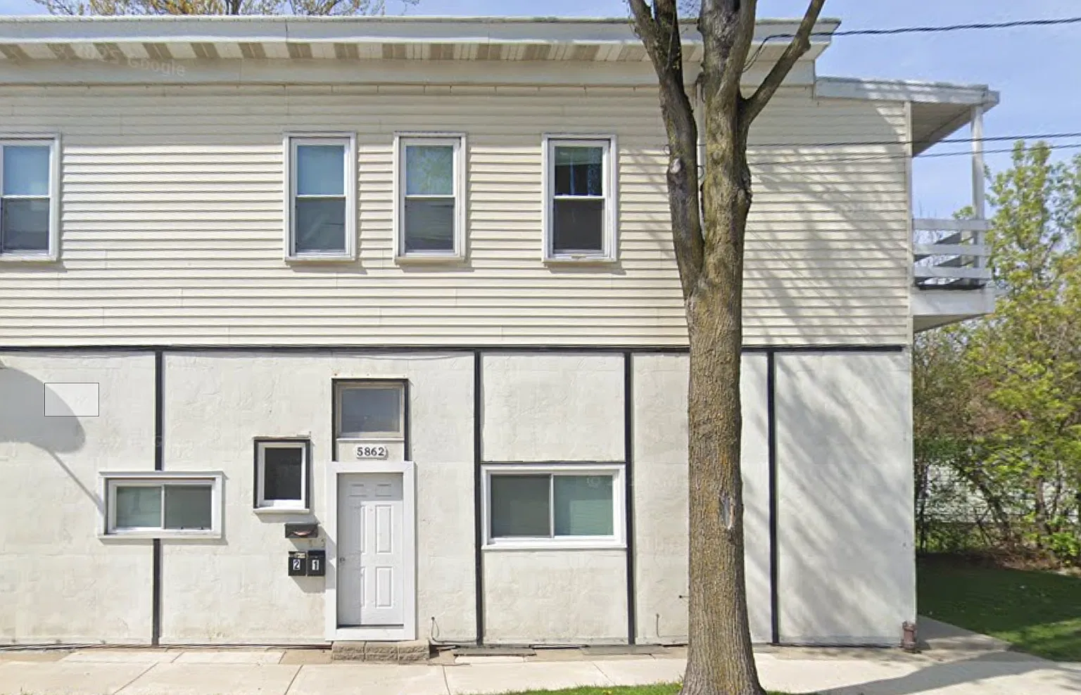 2 bed, $1,100 — Photo 2