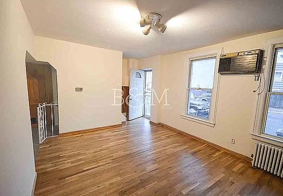 2nd image of 170 Richardson St #1