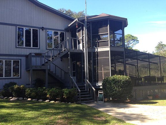 3rd image of 915 Daniel Dr