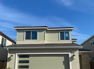 2013 Ralph Ln, Clovis, CA 93619