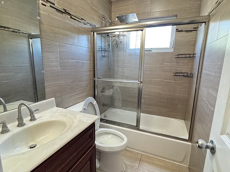 441 Deisius St #1R — Photo 12
