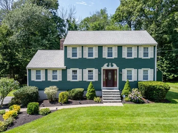 137 Conservation Dr, Northbridge, MA 01534