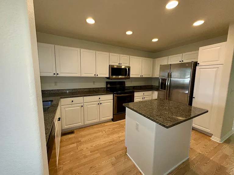9200 E Kansas Pl — Photo 33