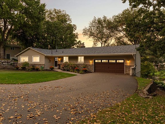 4th image of 230 Maple Island Rd