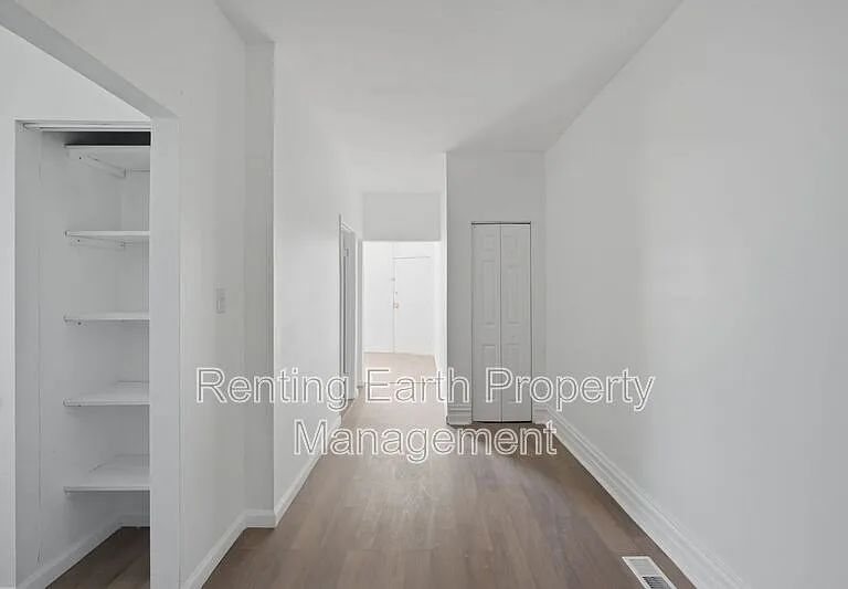 3127 Clay Ave — Photo 6