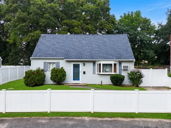 187 Parkway Boulevard, Wyandanch, NY 11798