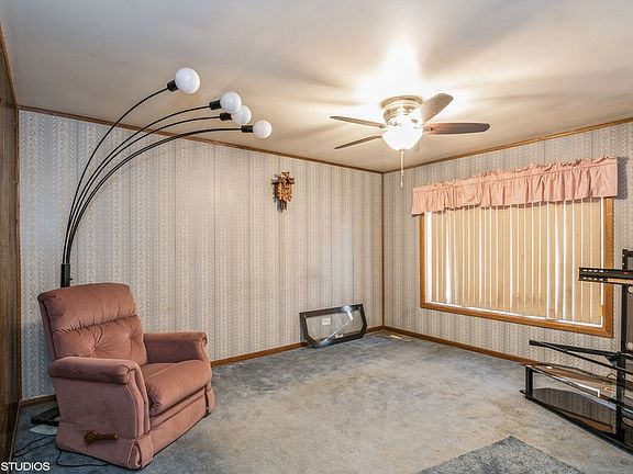 3rd image of 333 E Clarendon Dr