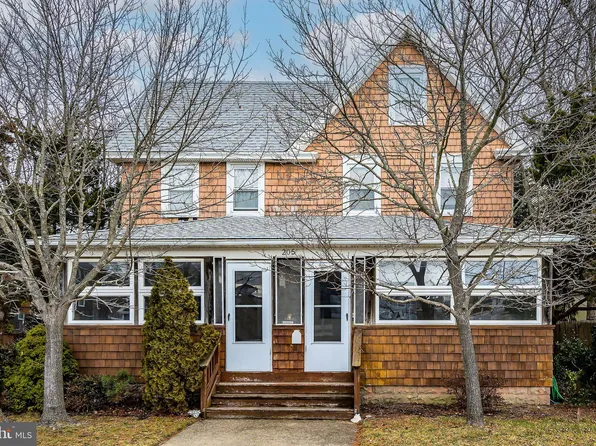 205 5th St, Beach Haven, NJ 08008