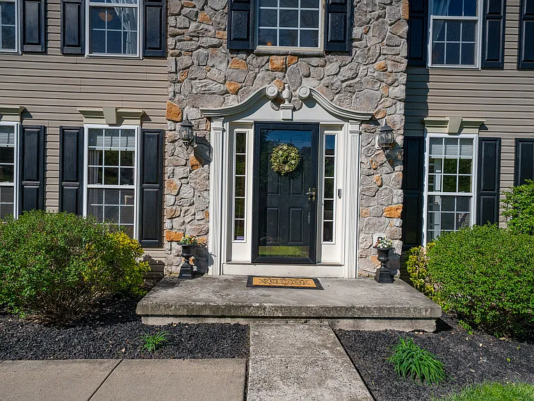 903 Maplewood Dr — Photo 85