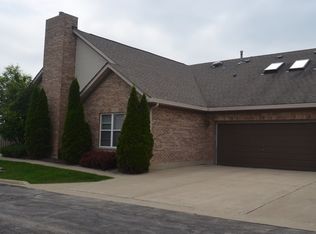 157 Canterbury Ct, Bloomingdale, IL