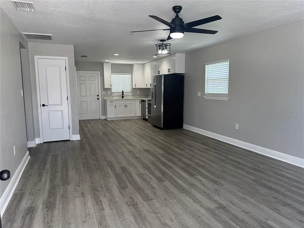 2 bed, 2.0 bath, 960 sqft, $1,600 — Photo 2