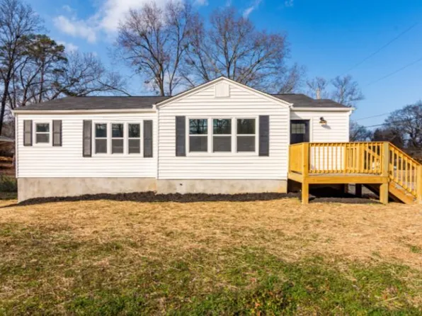 302 Lakeview Dr, Rossville, GA 30741