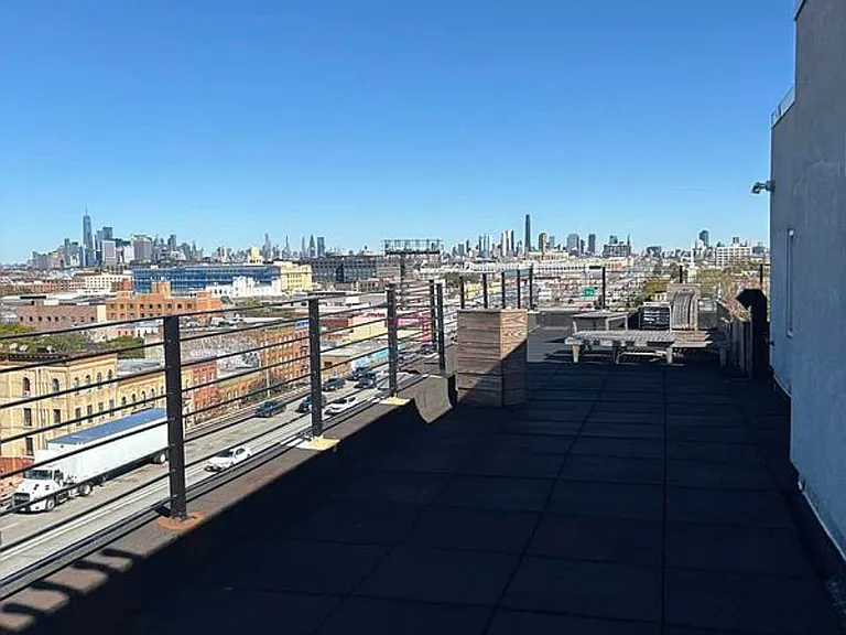 313 52nd St #4R — Photo 16