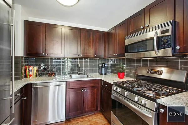 Sold by Bond New York | media 3