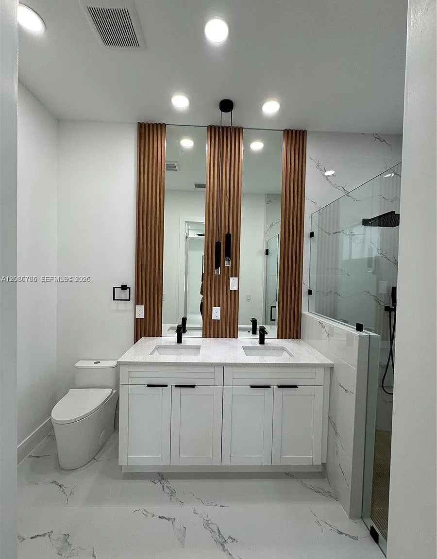 3 bed, 2.0 bath, 1474 sqft, $2,000 — Photo 4