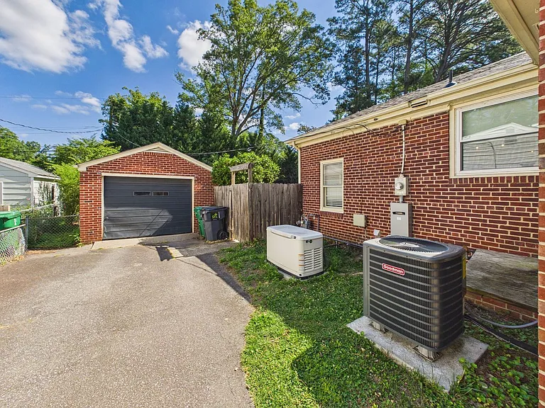 8808 Michaux Ln — Photo 4