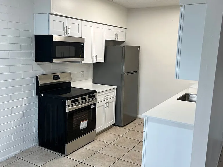 Catalina View Apartments — Photo 24