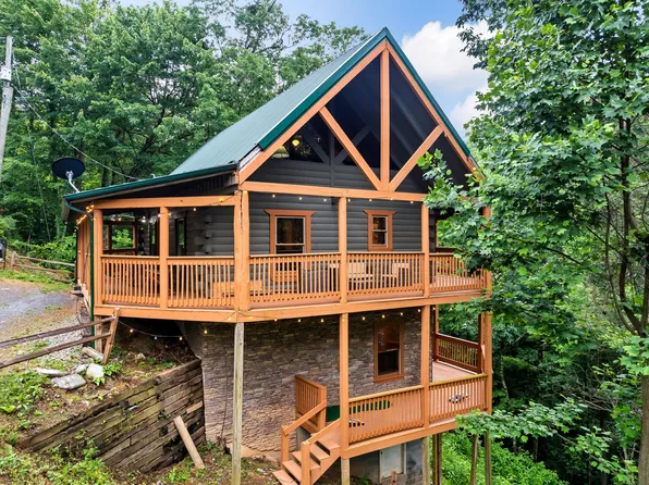 4210 S Boogertown Rd, Sevierville, TN 37876