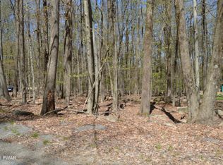 Humming Bird Ln, Hawley, PA 18428