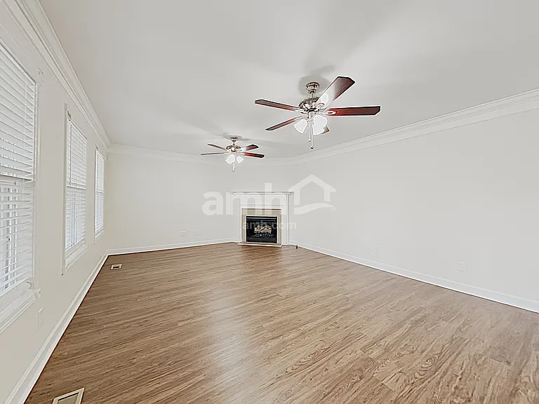 1305 Bantry Dr — Photo 5